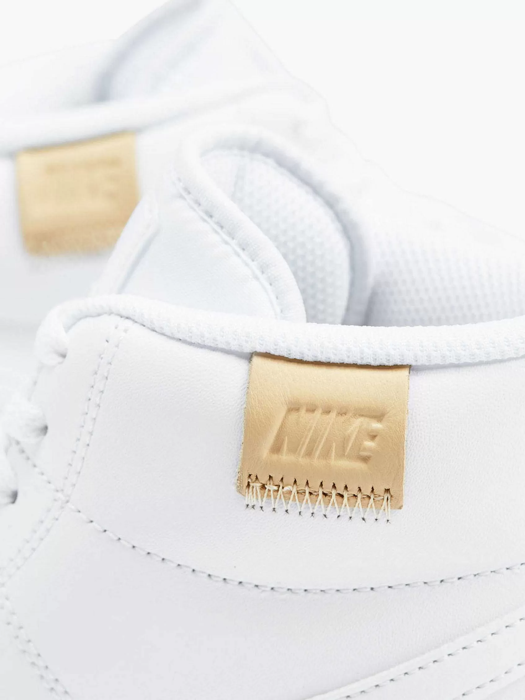 Nike Sneakers>Te Court Royale Mid Wit